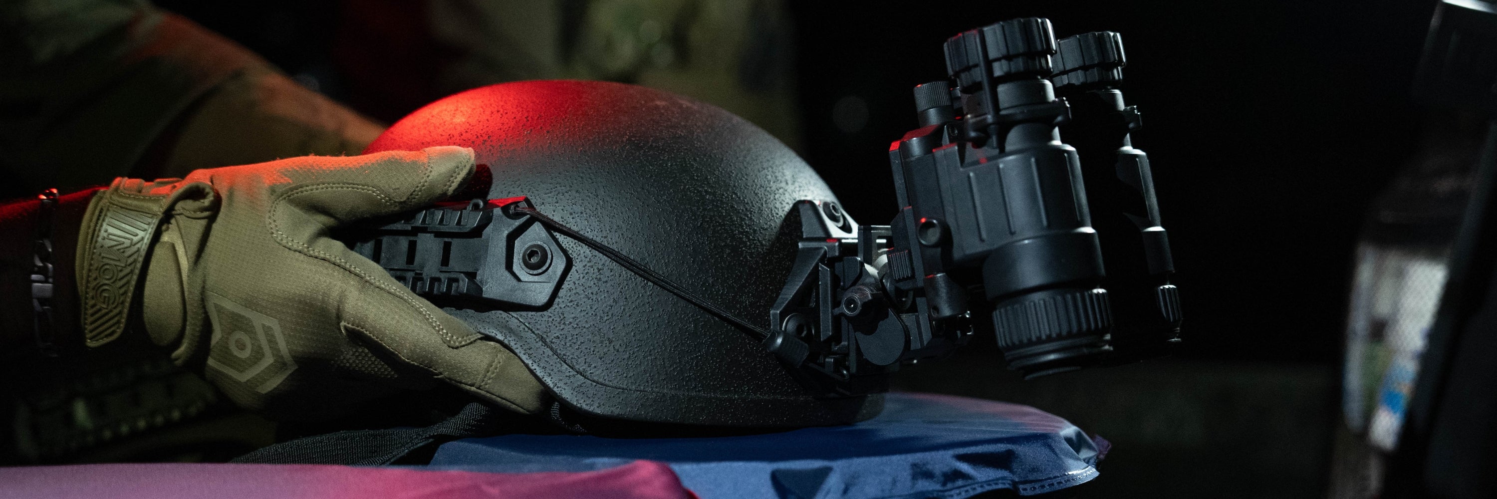 Photo du casque balistique pour militaire, de profil