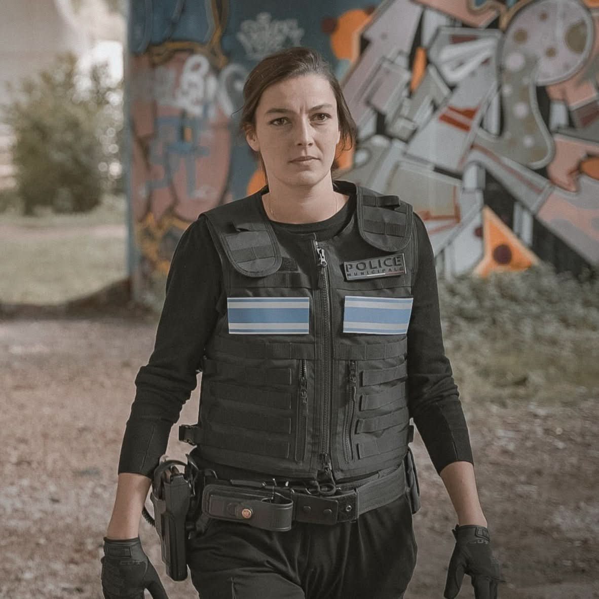 Gilet pare-balles porté par une femme