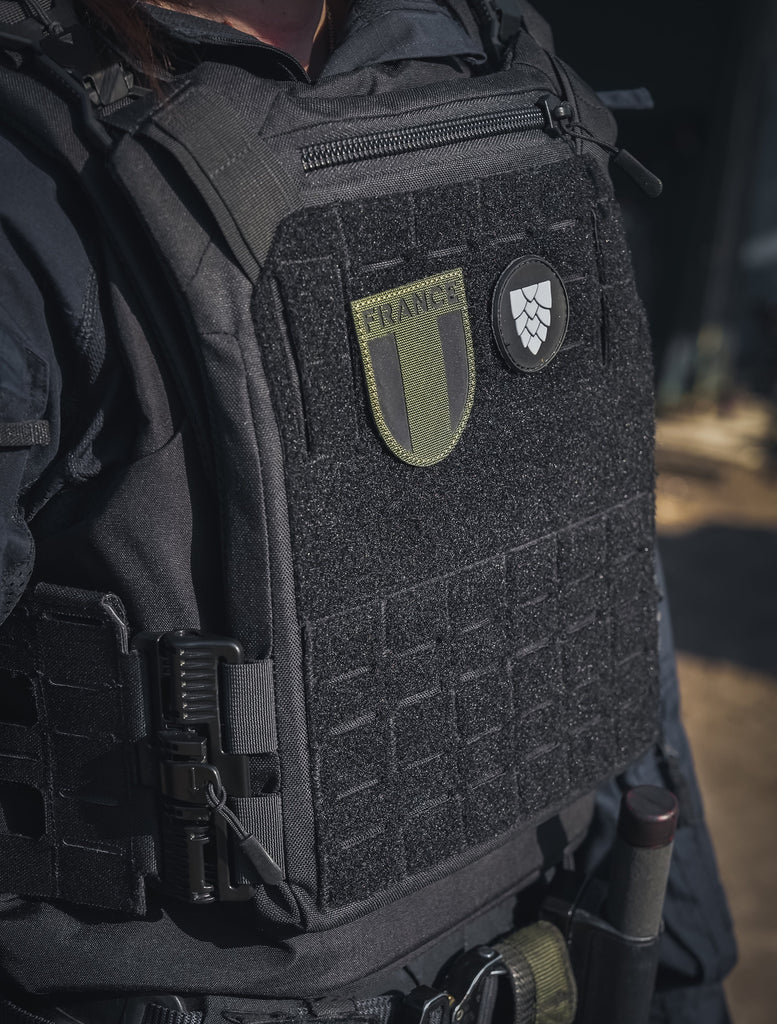 Porte-plaques noir de la marque Pangolin Tactical Gear